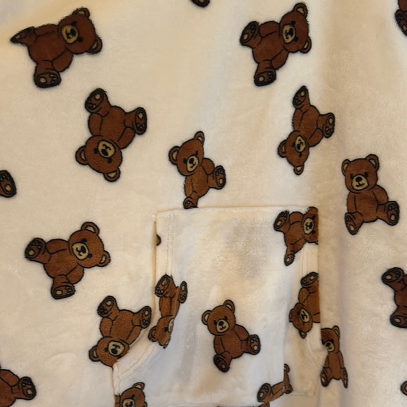 Adorable Bear Print Sherpa Blanket Hoodie Blanket - Picture 3 of 8